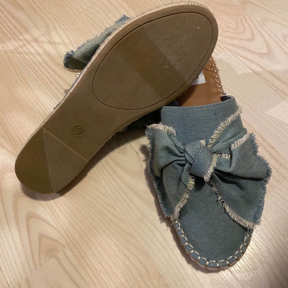 Dolce Vita Slip On Mules - Picture 2 of 2